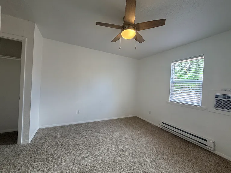 East bedroom, two closets