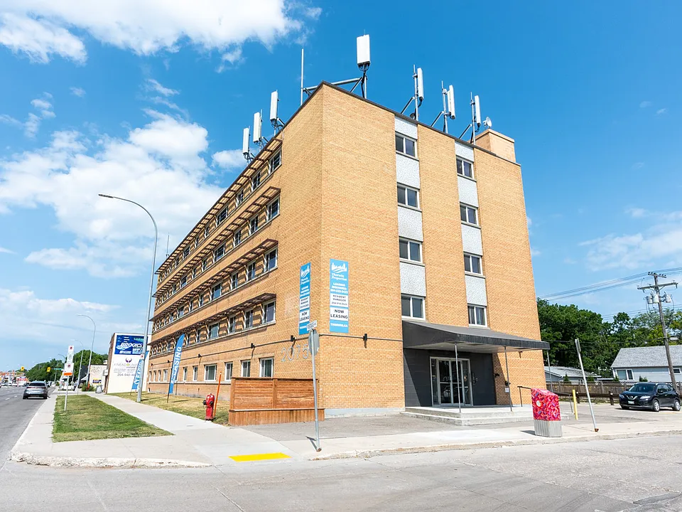 2075 Portage Ave #102