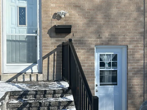 734 Pam Cres, Newmarket, ON L3Y 5B6