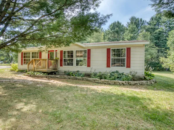 7967 S Sequoya Trl, Howard City, MI 49329