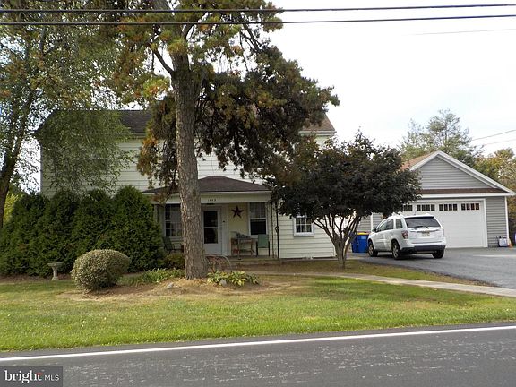 2nd image of 1443 Shumaker Rd