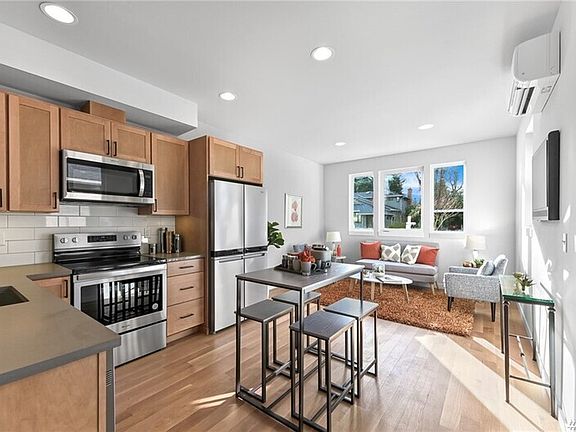 4th image of 6820 25th Ave NE #B