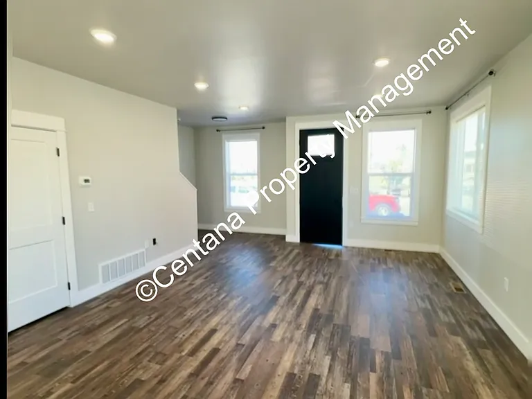 112 S. Clark St. — Photo 30