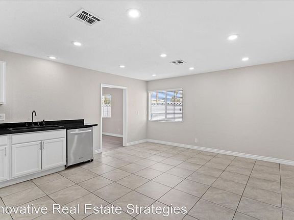3rd image of 7026 Berkshire Pl