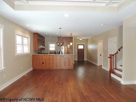 3rd image of 504 Saint Andrews Dr