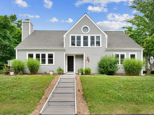 20 Twin Lakes Road #9, North Branford, CT 06471