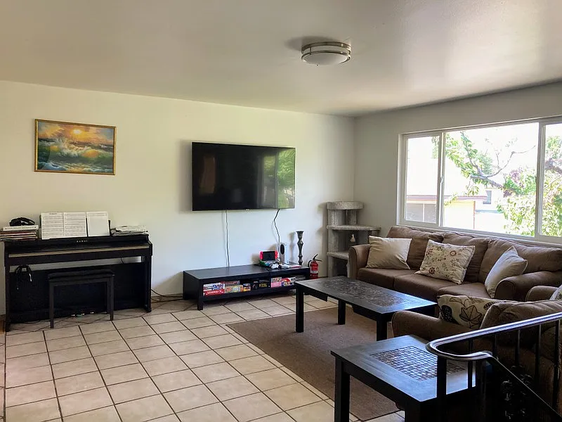 Private Room, utilities included! — Photo 1