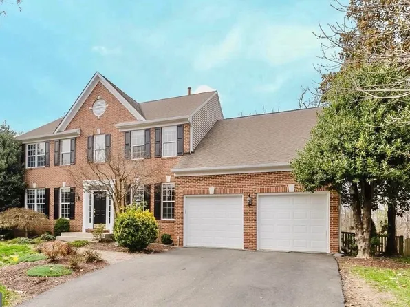 25827 Priesters Pond Dr, Chantilly, VA 20152