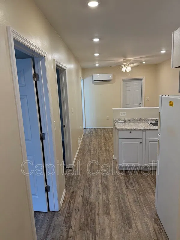 2 bed, 1.0 bath, 600 sqft, $1,400 — Photo 3