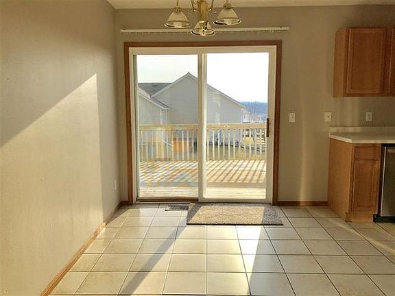4th image of 11397 Jasmine Dr