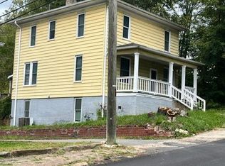 167 N Spring St, Logan, OH 43138