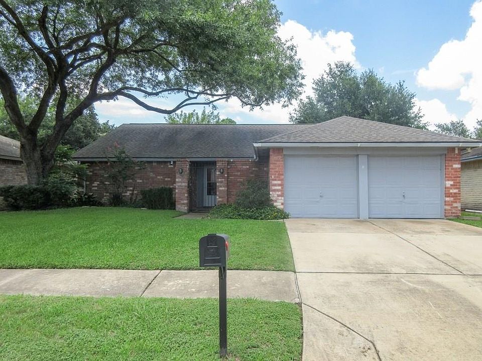 1st image of 19606 Southaven Dr