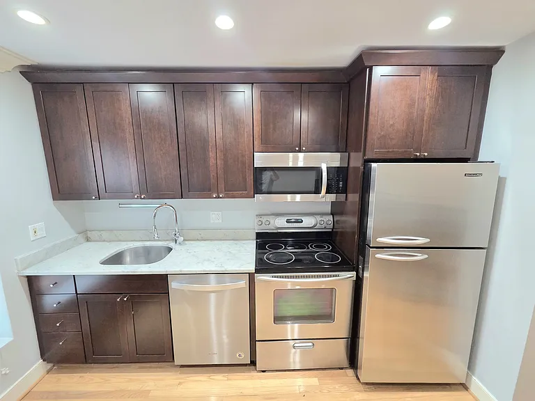 1620 Corcoran St NW #B — Photo 10