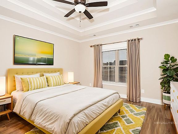4th image of 205 Emberwood Way
