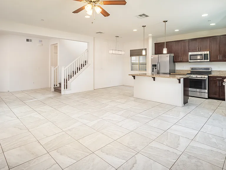 2084 Blue Oak Ln — Photo 6