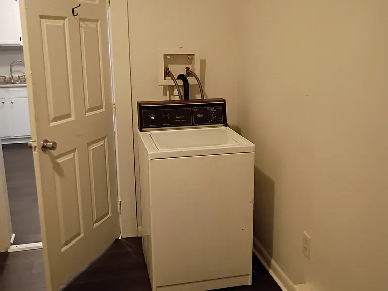 1327 Brandywine St #1 — Photo 9