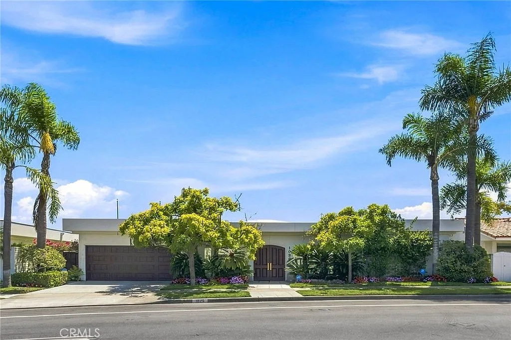 4 bed, 3519 sqft, $12,000 — Photo 1