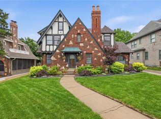 7241 Ward Pkwy, Kansas City, MO 64114
