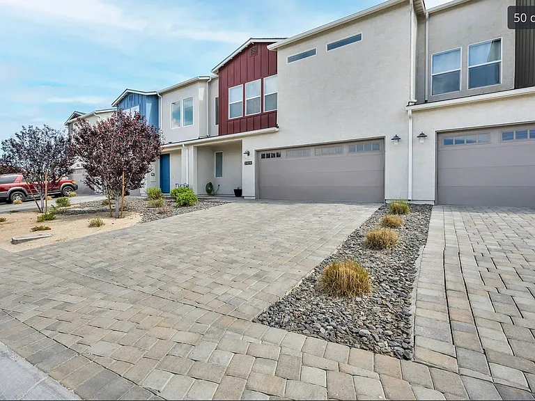 1028 Big Rock Loop — Photo 1