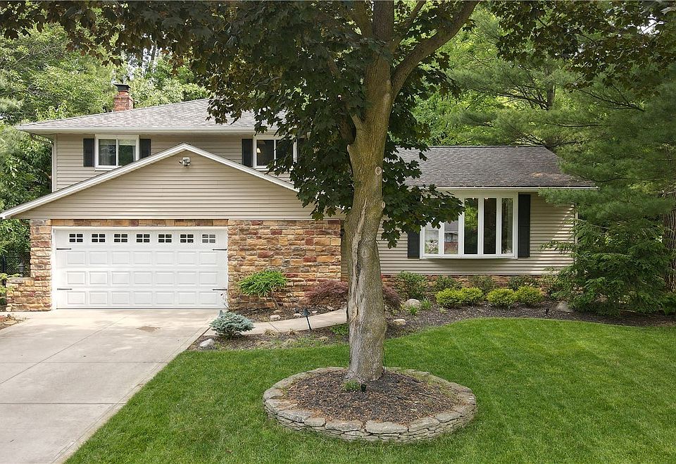 1st image of 31775 Farm Dr