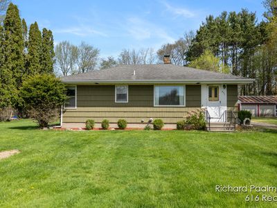 827 Twelve Mile Rd NW, Sparta, MI, 49345