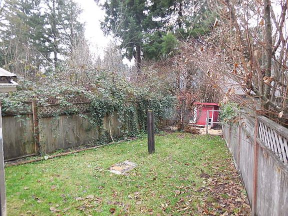 3rd image of 520 Eskridge Way SE