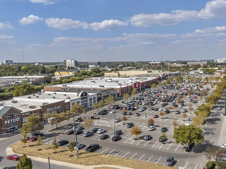 Convenient location for shopping, dining, and entertainment