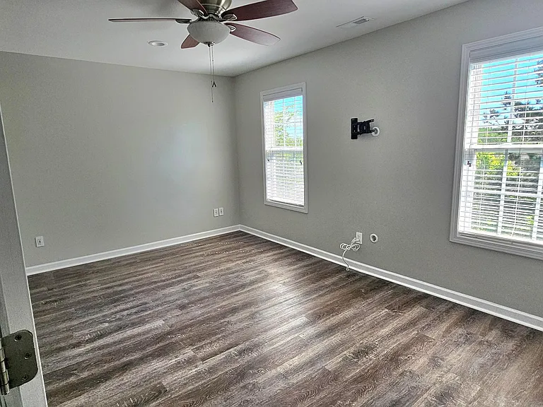 5817 Fox Point Cir — Photo 26