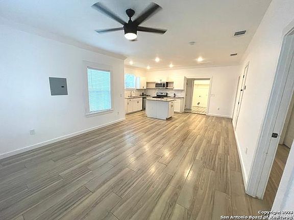 5th image of 418 Dreiss St
