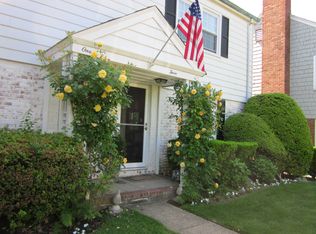 3 Bayview Ct, Manhasset, NY 11030