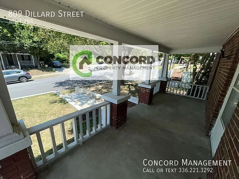 809 Dillard St — Photo 2