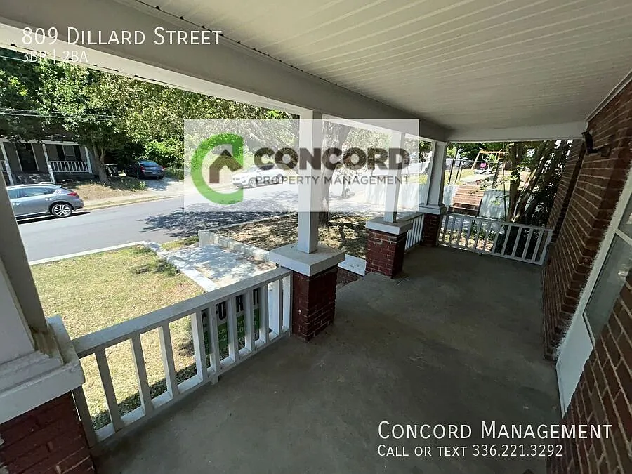 Building Photo - 809 Dillard St