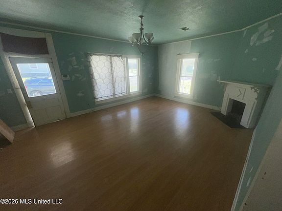 4th image of 311 S Maple St