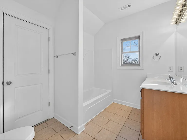 1103 Summit Ave — Photo 19