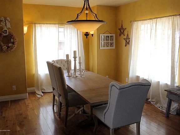 5th image of 445 Meadowood St