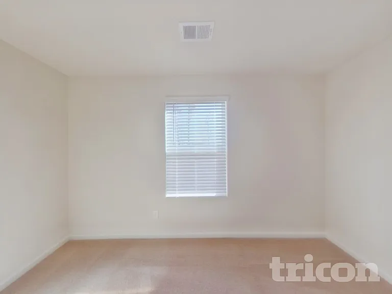 2186 Southlea Dr — Photo 17