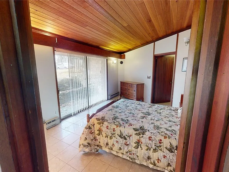 200 Steele Rd — Photo 18