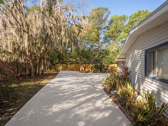 2nd image of 3979 Oak Terrace Rd