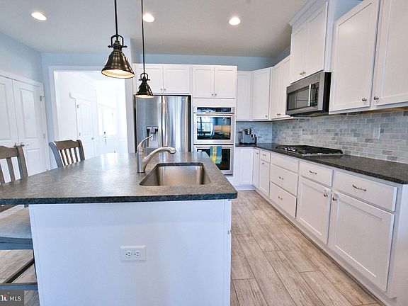 4th image of 802 Moorings Cir Unit 21