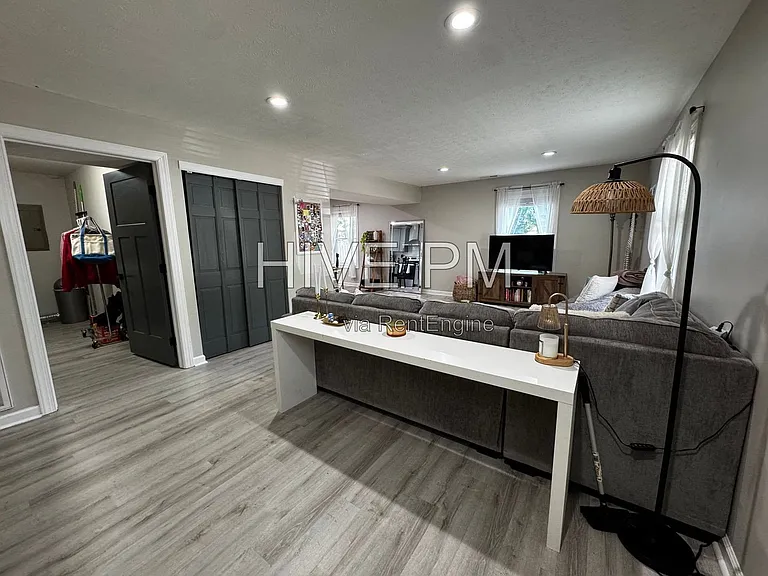 229 Congress Ave #229 — Photo 5