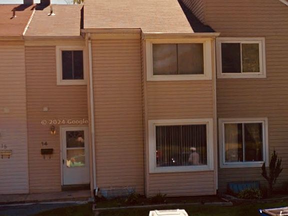 2nd image of 14 Coachlight Ct