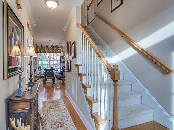4th image of 665 Deerwood Way