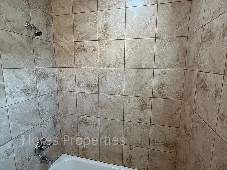 1136 Pauline Ave — Photo 9