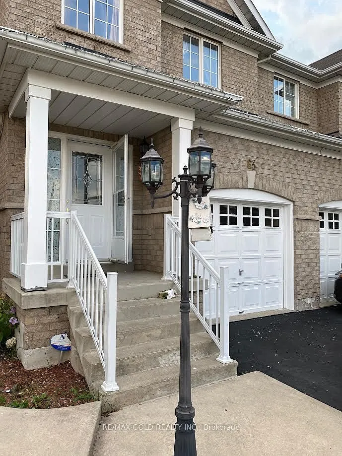 3 bed, $2,700 — Photo 1