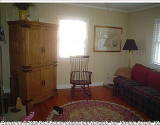 4th image of 2118 Carriage Ln