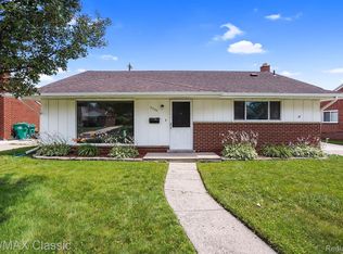 6554 Sunset St, Garden City, MI 48135