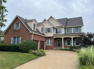 854 Fairway Dr, Forsyth, IL