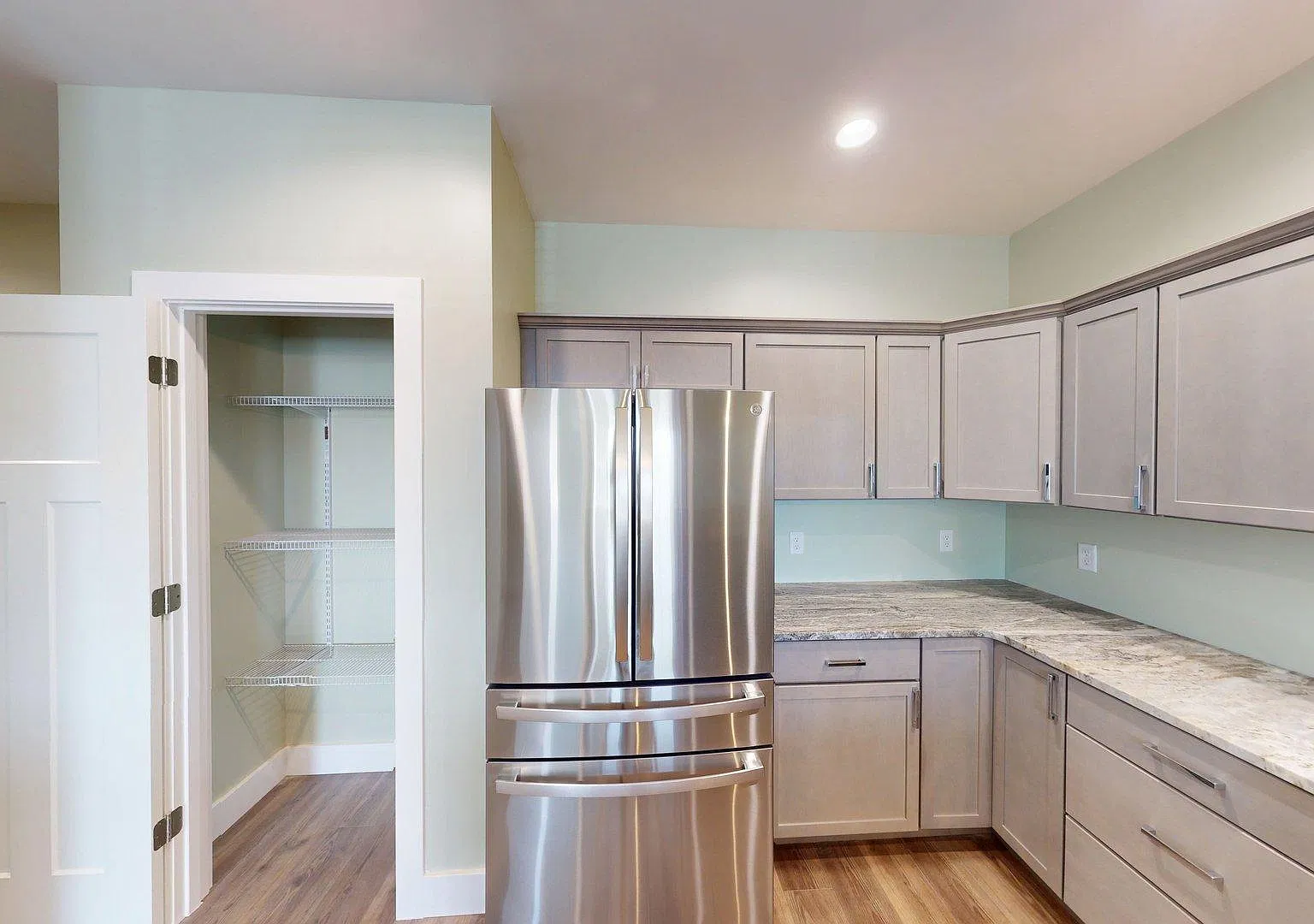 2 bed, 1221 sqft, $1,800 — Photo 3