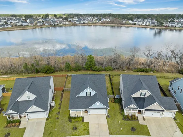 616 Black Pine Rd, Moncks Corner, SC 29461