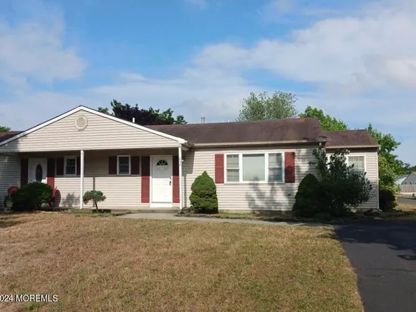 636 Innkeeper Lane, Toms River, NJ 08753